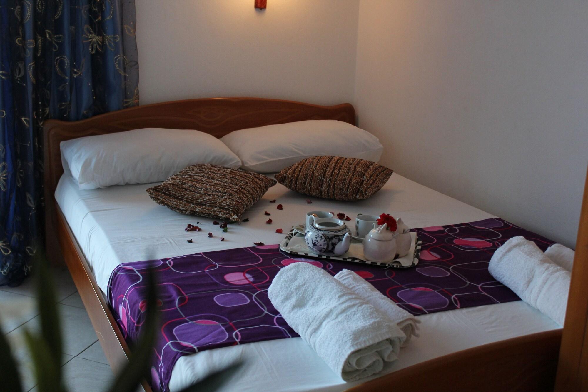 Hotel Boston Sarandë Buitenkant foto