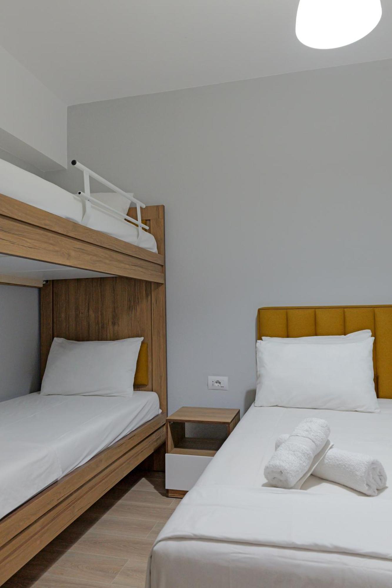 Hotel Boston Sarandë Buitenkant foto