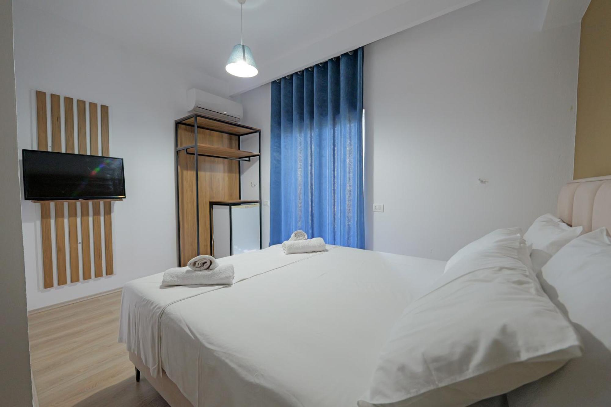 Hotel Boston Sarandë Buitenkant foto