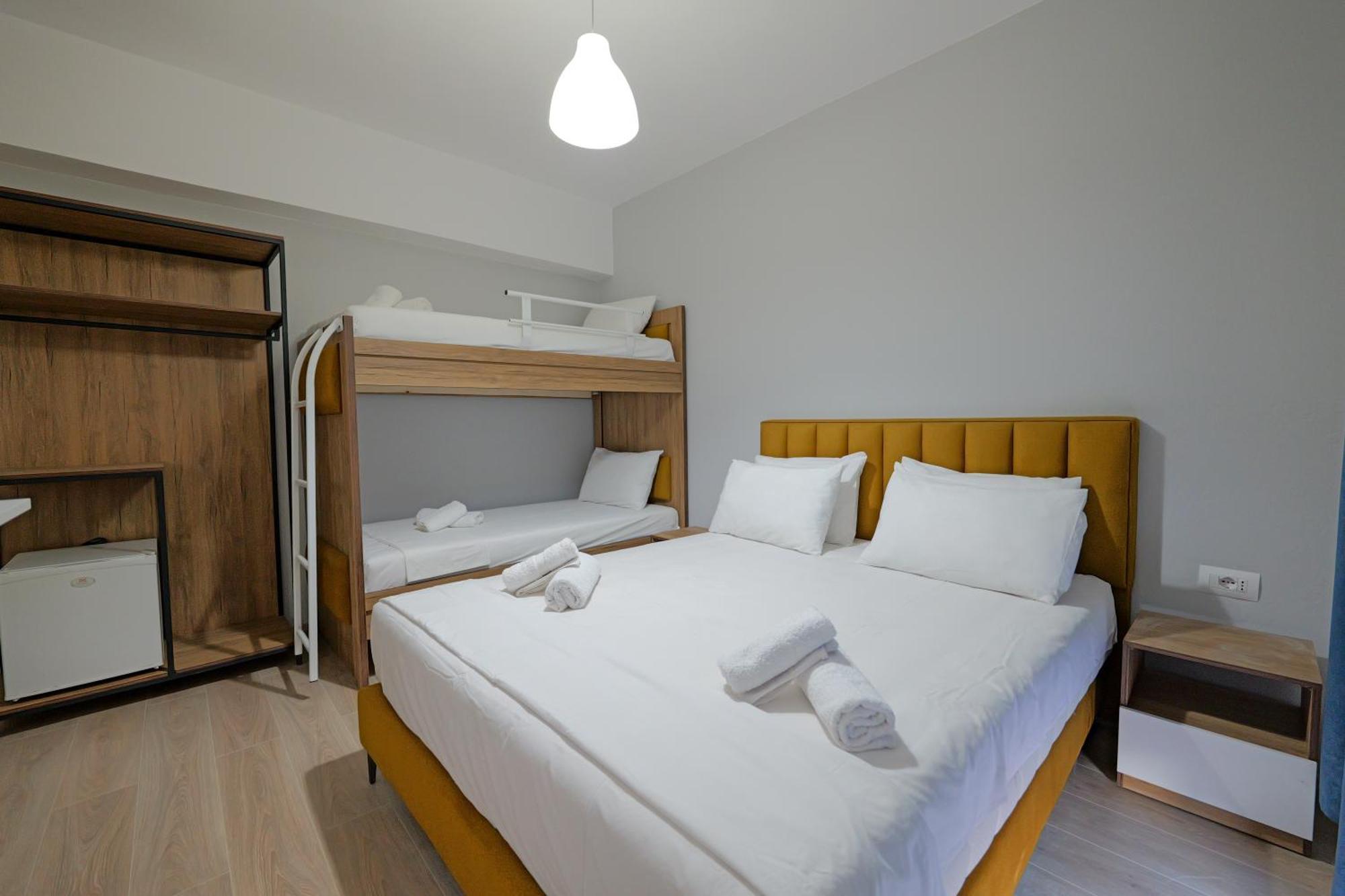 Hotel Boston Sarandë Buitenkant foto