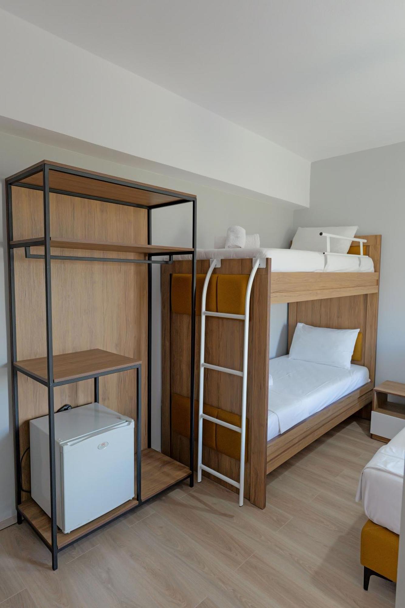 Hotel Boston Sarandë Buitenkant foto